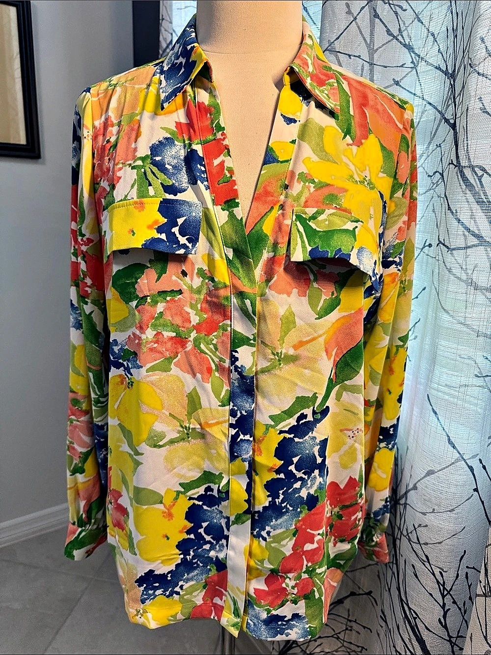 White House Black Market Floral Button Down Shirt in Yellow Large Like New